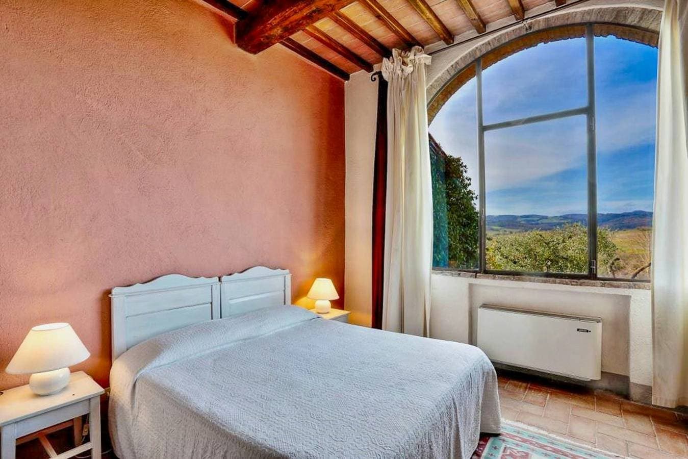 Ferienwohnung mit Garten zwischen Olivenbäumen in Gambassi 1
