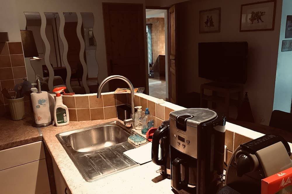 Foto 13 von 24: Haus mit großer Terrasse und privatem Pool zwischen Meer und Bergen