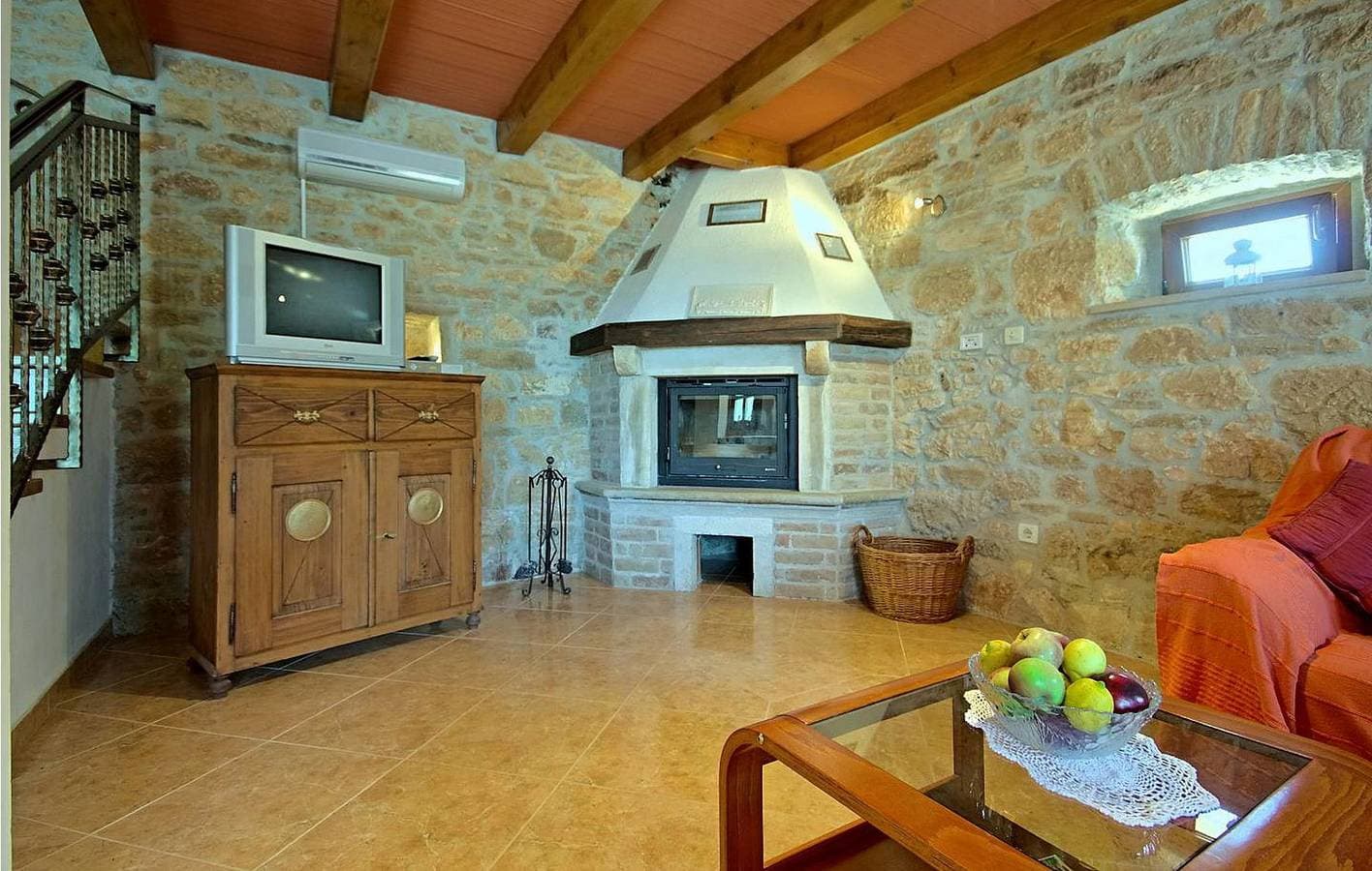 Foto 10 von 33: Gemütliche 2-Zimmer-Wohnung mit WLAN, Parkplatz und Terrasse in der Nähe von Labinci