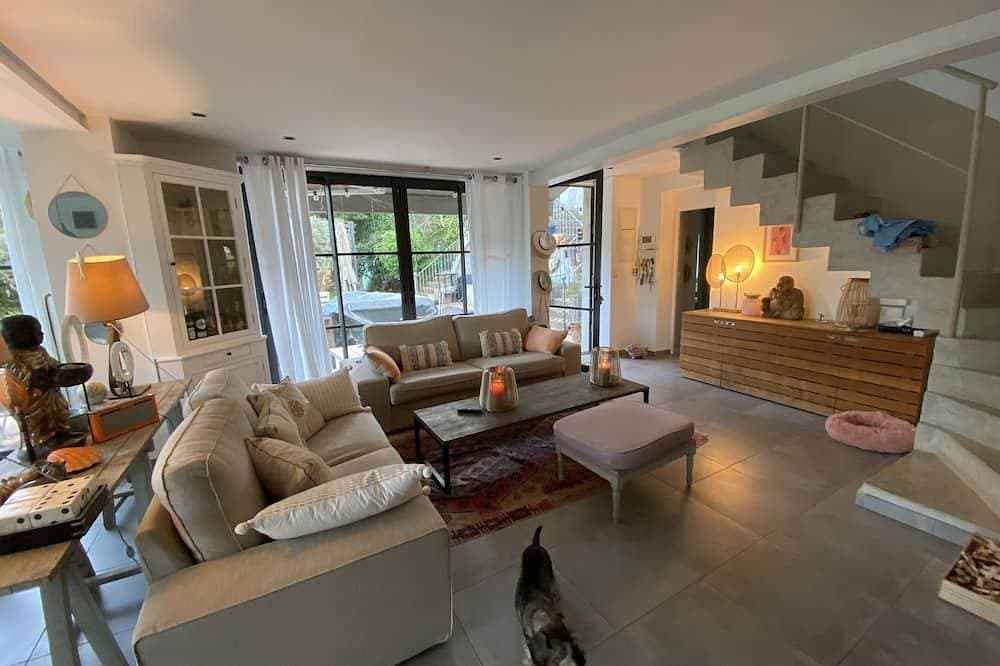 Foto 12 von 30: Ruhige und liebevoll eingerichtete Villa mit beheiztem Pool