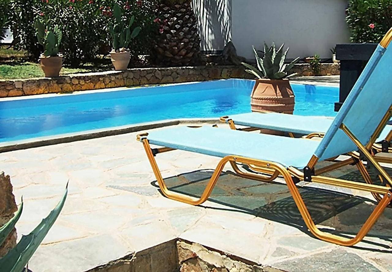 Modern Villa With Swimming Pool Near The Sea 1