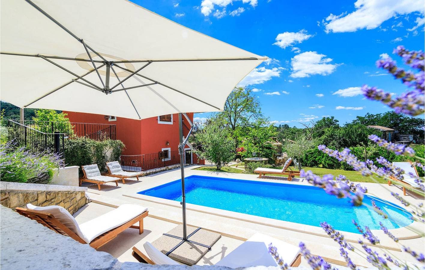 Foto 11 von 42: Modernes Apartment mit 2 Schlafzimmern und Pool in der Nähe des Stadtzentrums von Roč