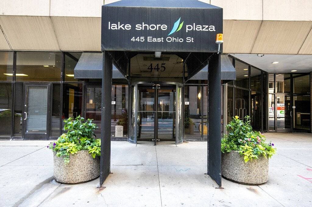Foto 5 von 22: Modern Streeterville 1Br w/ Gym, Pool, walk to Navy Pier, by Blueground
