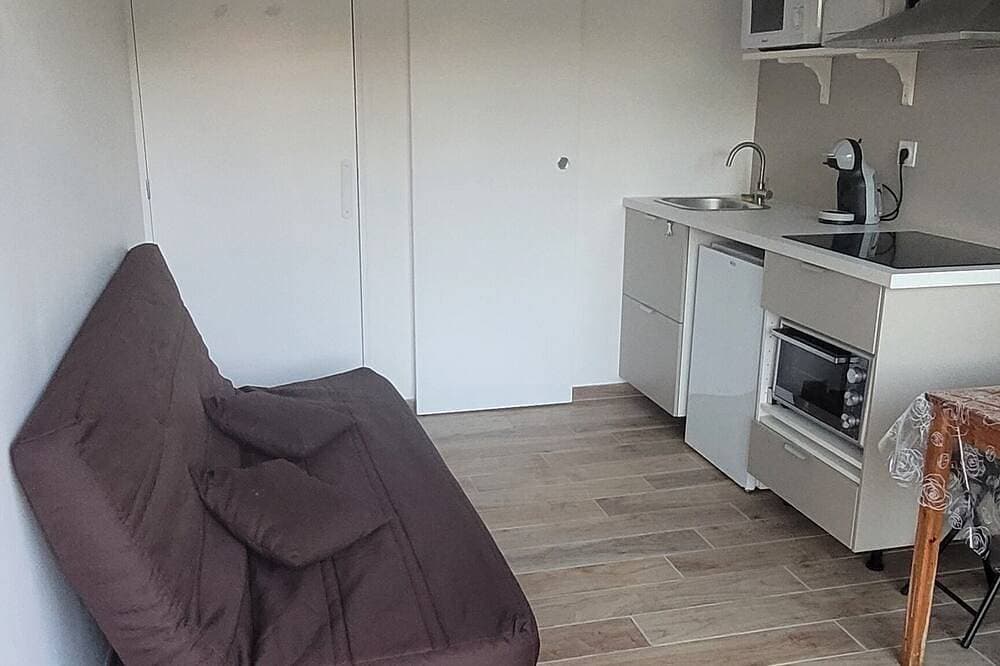 Charmant Studio Avec Terrasse et Accès Jardin 1