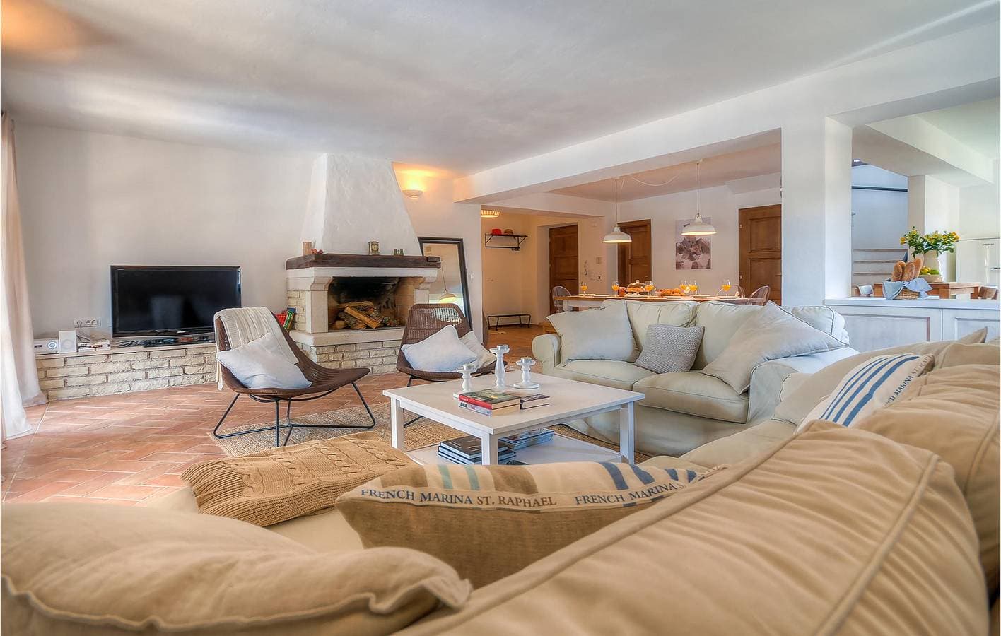 Foto 4 von 45: Gemütliche 2-Zimmer-Wohnung mit Pool, WLAN und Parkplatz in der Nähe des Stadtzentrums von Prhati
