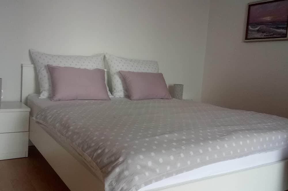 Foto 3 von 28: The apartment is located on the first floor of our house, 50 meters from the sea