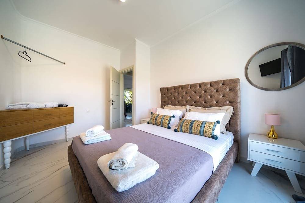 Foto 4 von 30: Villa & Weddings - Family Villa Near Sea - Zorbas Beach with playground, bikes