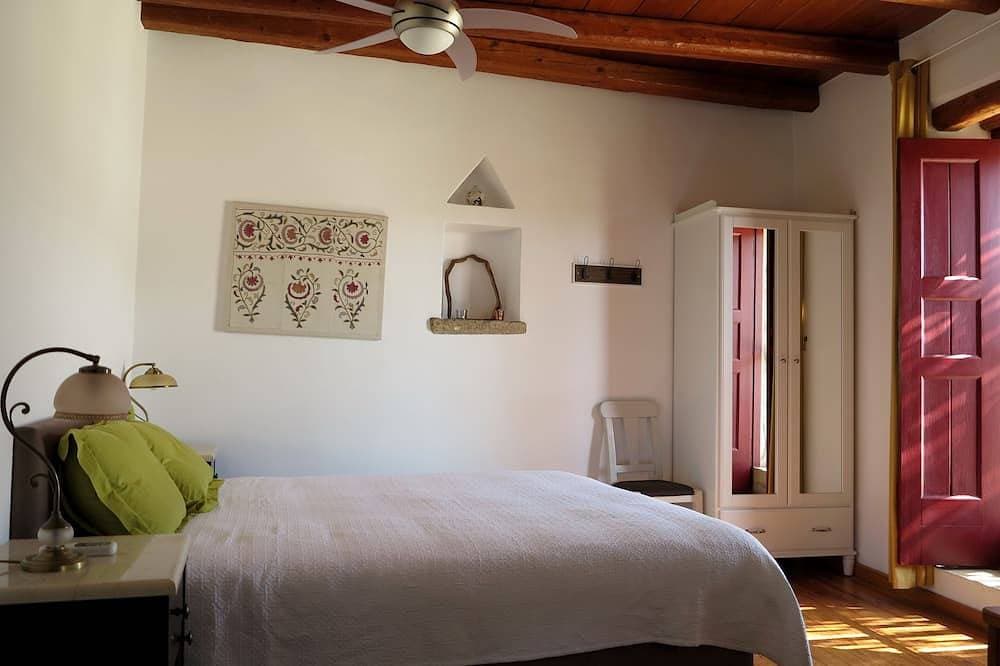 Foto 2 von 30: Schön erneuertes traditionelles Steinhaus in Vori, Süd-Kreta, Griechenland.