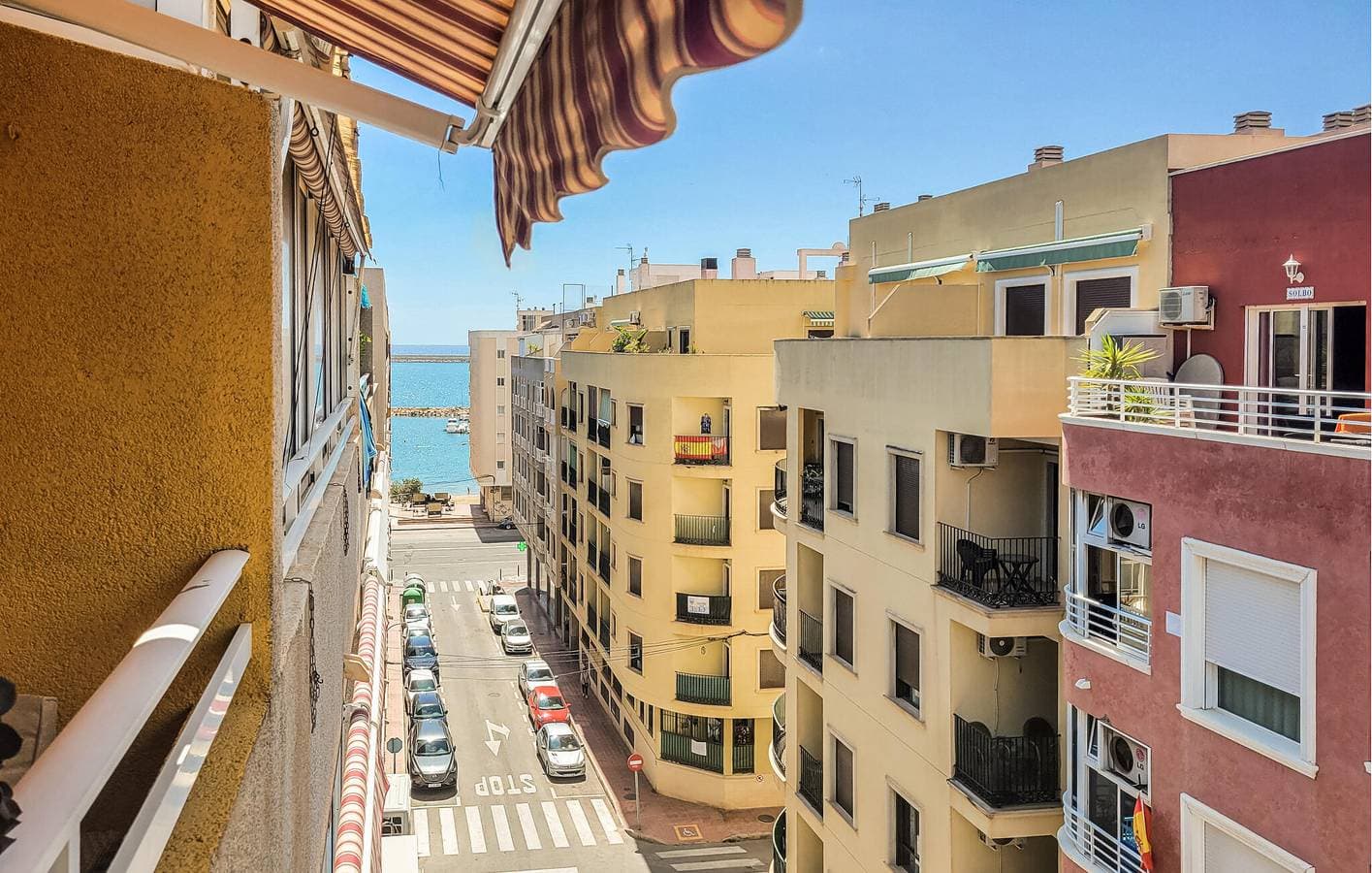 Foto 2 von 19: Appartement am Strand mit WiFi, AC & Terrasse, Parkplatz - 300m zur Playa de Los Naufragos