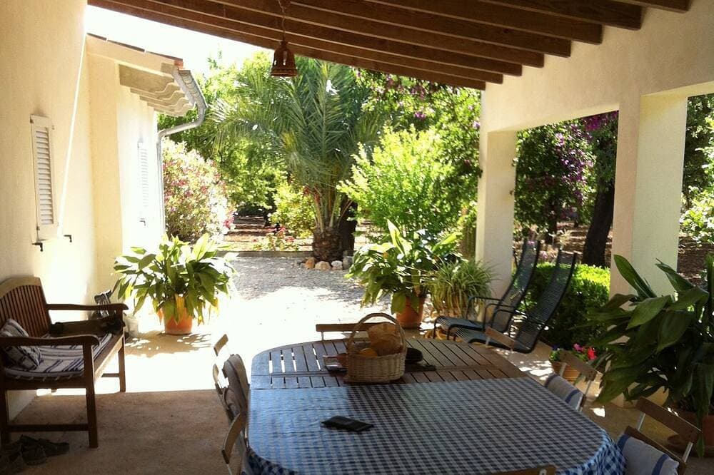 Haus auf der Insel Mallorca, in einer grünen 1