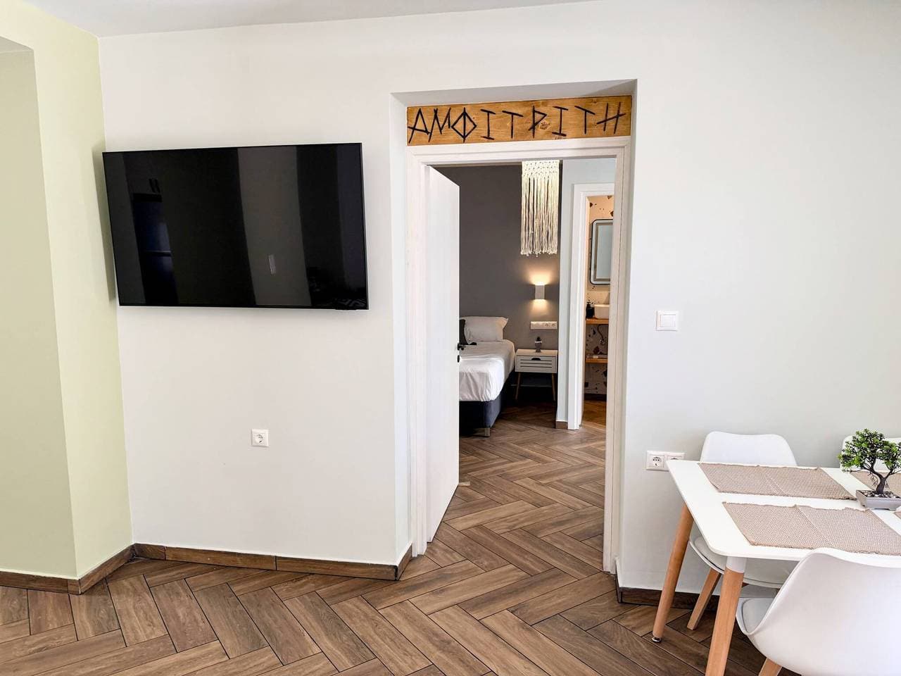Foto 8 von 25: Amfitriti, 30 Meter zum Strand, 6 Minuten zur Altstadt, 2 Schlafzimmer, 4 Schlafzimmer