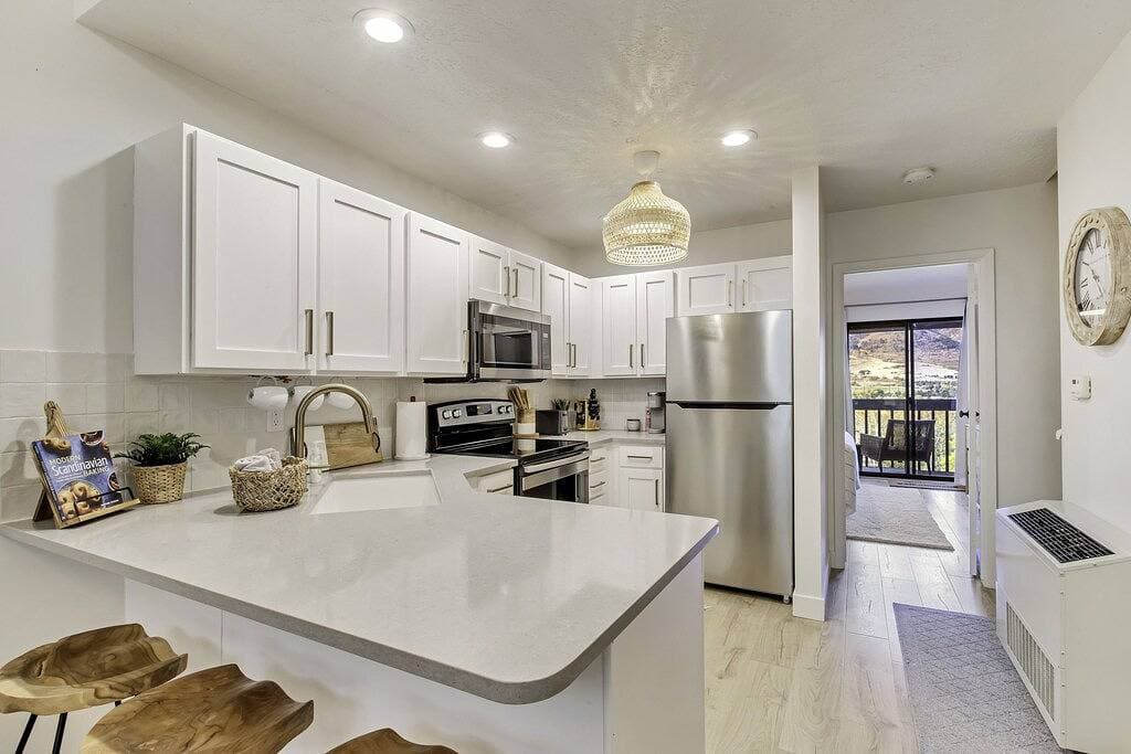 Foto 4 von 30: New remodeled Scandinavian theme Condo with Beautiful Mountain Views