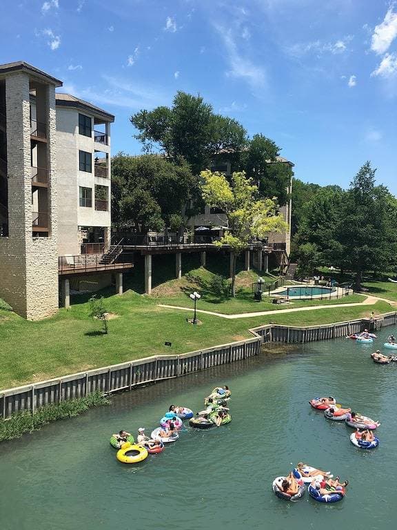 Foto 8 von 43: Frisch renovierte Cosy Comal River Condo - gegenüber der Schlitterbahn!