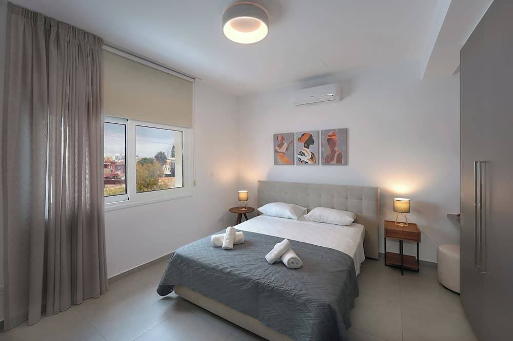 Foto 5 von 25: Dps4 Sun & Moon Luxury 4-bedroom Villa with Private Pool, in Vibrant Ayia Napa