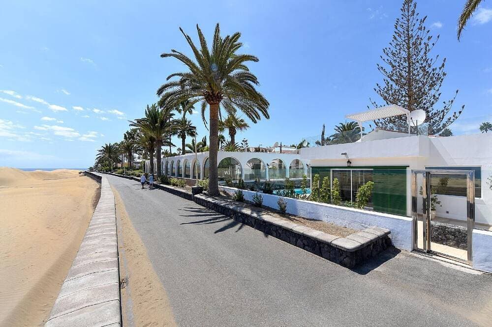Villa Beachfront del Ingles | Exclusive Accommodation | Breathtaking Views Over the Sea and Dunes | ... 1