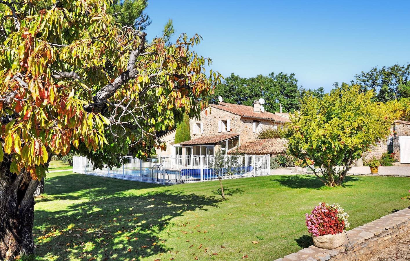 Apartment mit Bergblick, Pool und Annehmlichkeiten 1