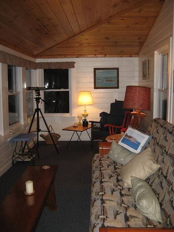 Foto 5 von 11: Waterfront Ferienhaus mit Blick auf 2 Leuchttürmen, die in der Nähe Popham Beach