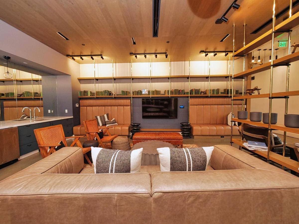 Lovely Brand-New Studio Suite w-Rooftop Deck, Free Parking and Fitness Center 1