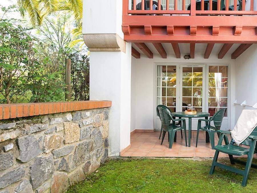 Foto 9 von 35: Pierre & Vacances Résidence La Villa Maldagora - Studio 3 personen - - Terasse