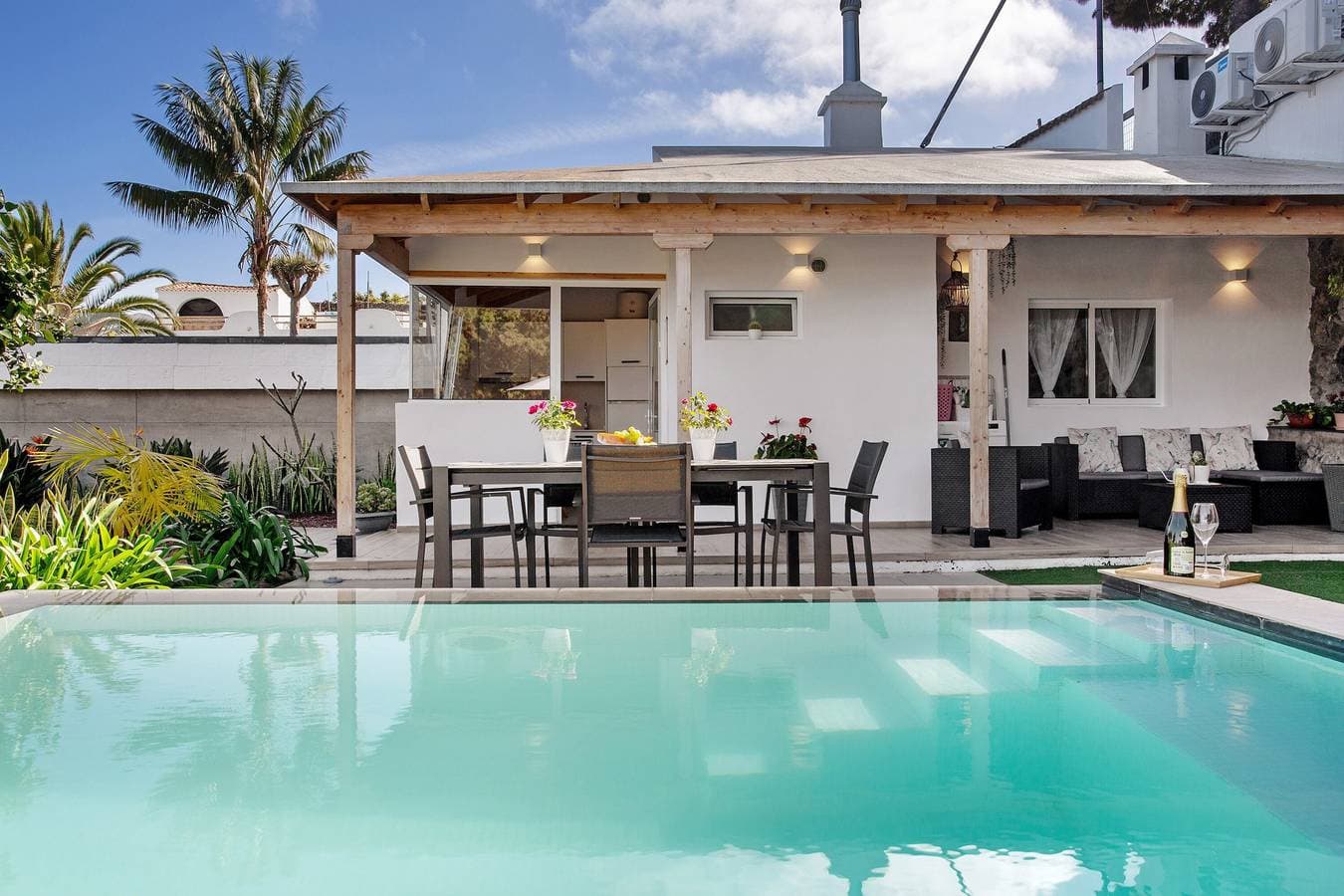 Foto 3 von 36: Wunderschönes „Casa Adayeim 1“ mit Pool, WLAN, Terrassen, Meer- und Bergblick