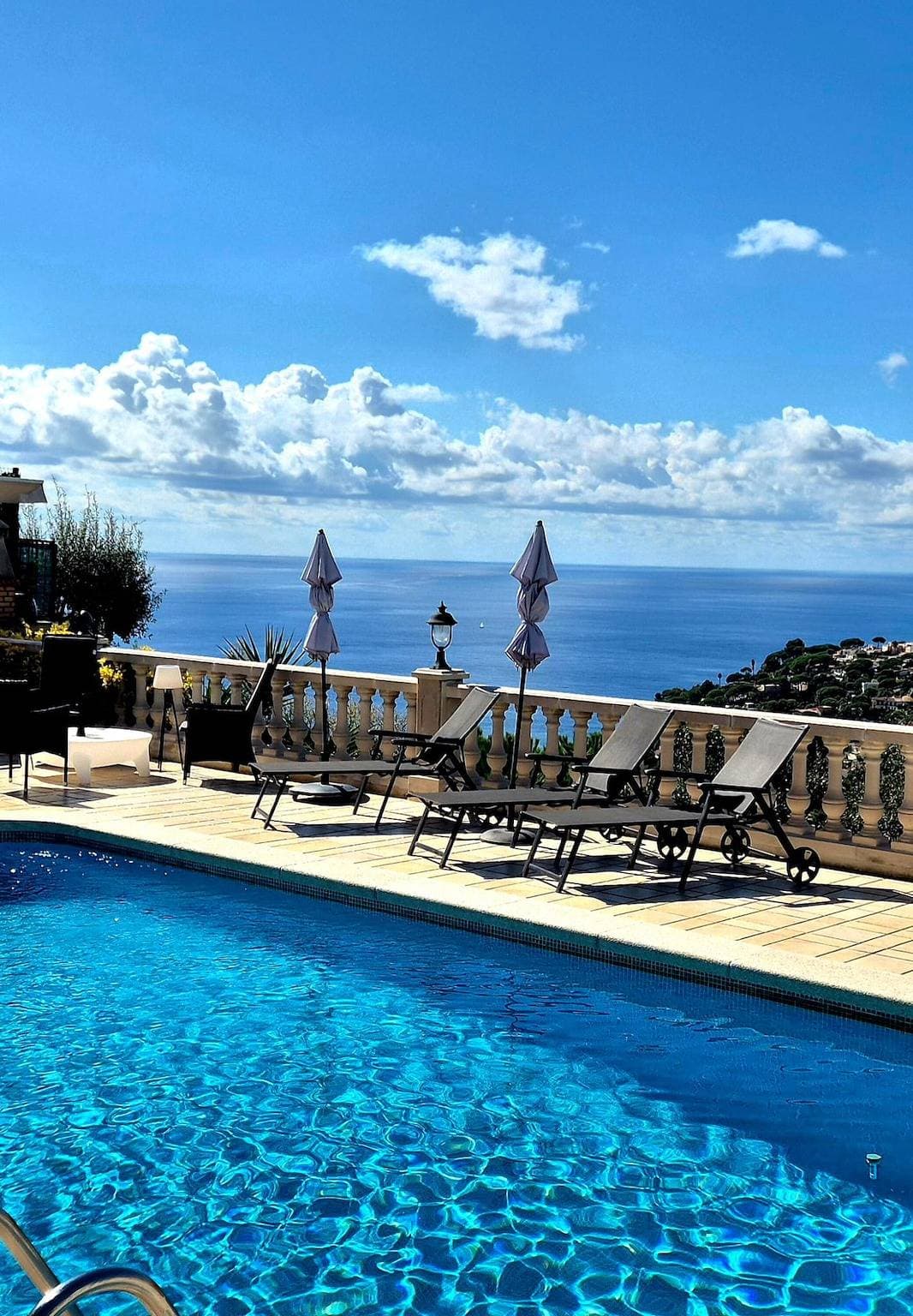 Villa Bambi, unglaubliche Villa mit spektakulärem Meerblick und privatem Pool 1