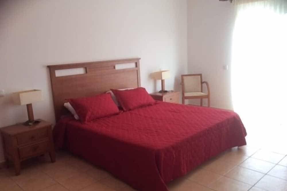 Foto 4 von 29: Luxuriöse Villa, privater beheizter Pool, Klimaanlage, WLAN, sichere geschlossene Gärten
