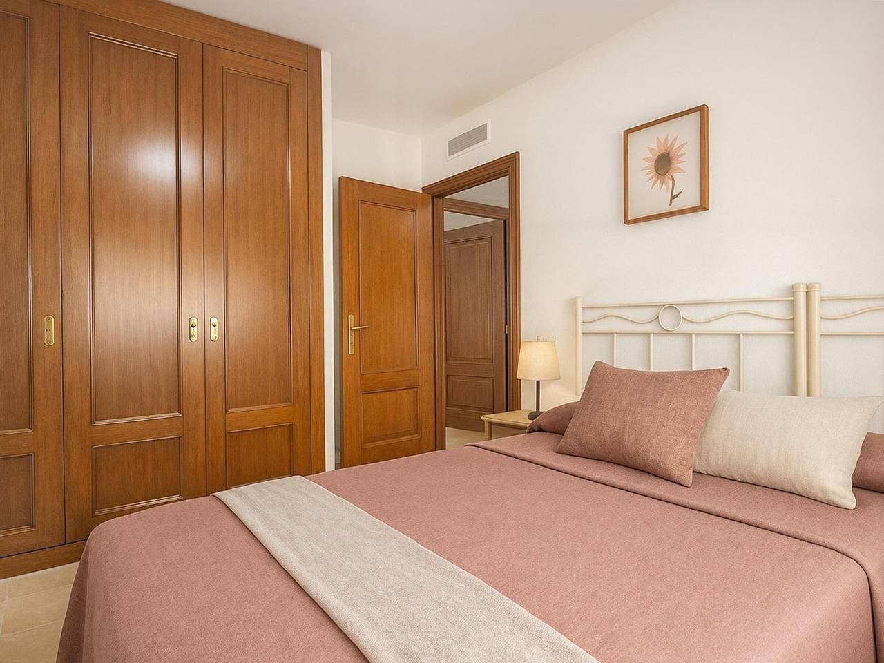 Foto 7 von 25: Helle Wohnung in Estepona mit Balkon und privatem Parkplatz