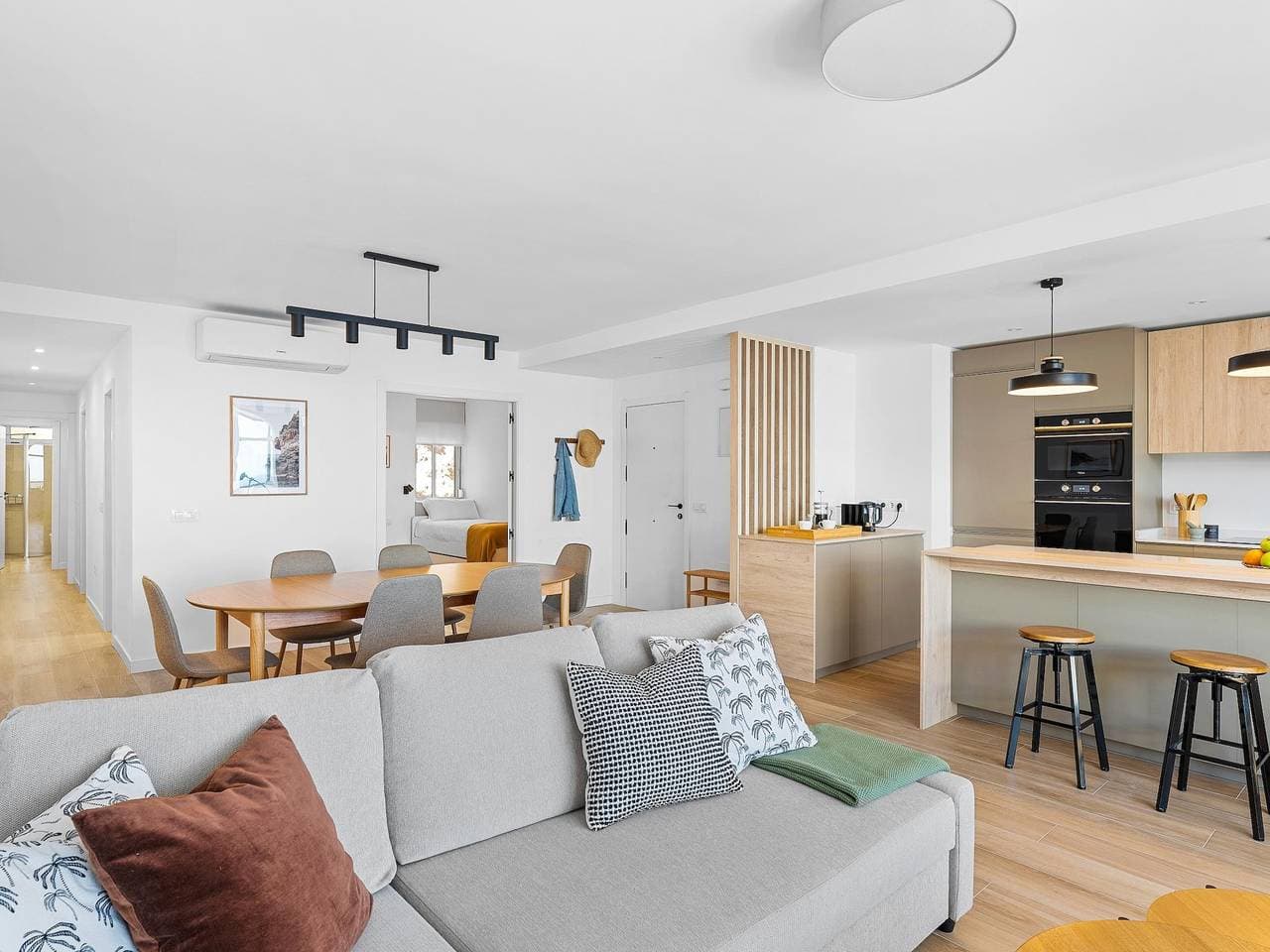 Foto 12 von 46: Ferienwohnung für 6 Personen mit Meerblick