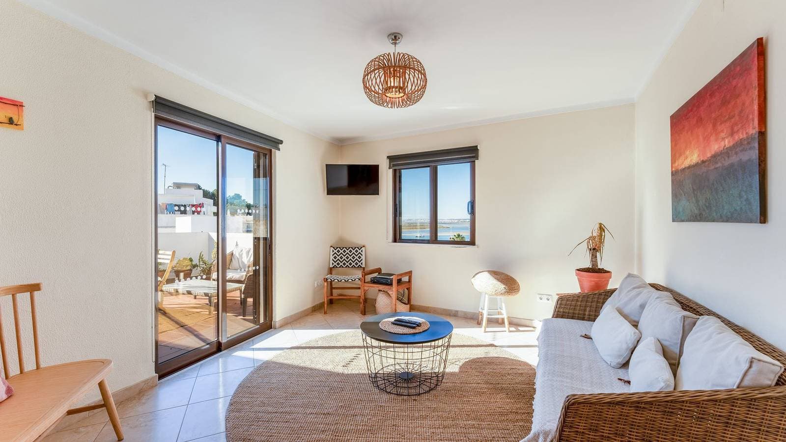 Foto 5 von 35: Maravilhoso Duplex T3 com Terraço by LovelyStay
