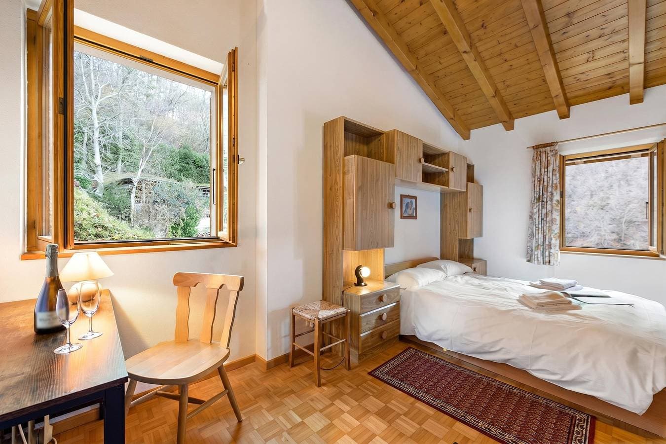 Foto 6 von 31: Casa Lara: Cosy Alpine Home Near Lugano + Garden (Sleeps 5)