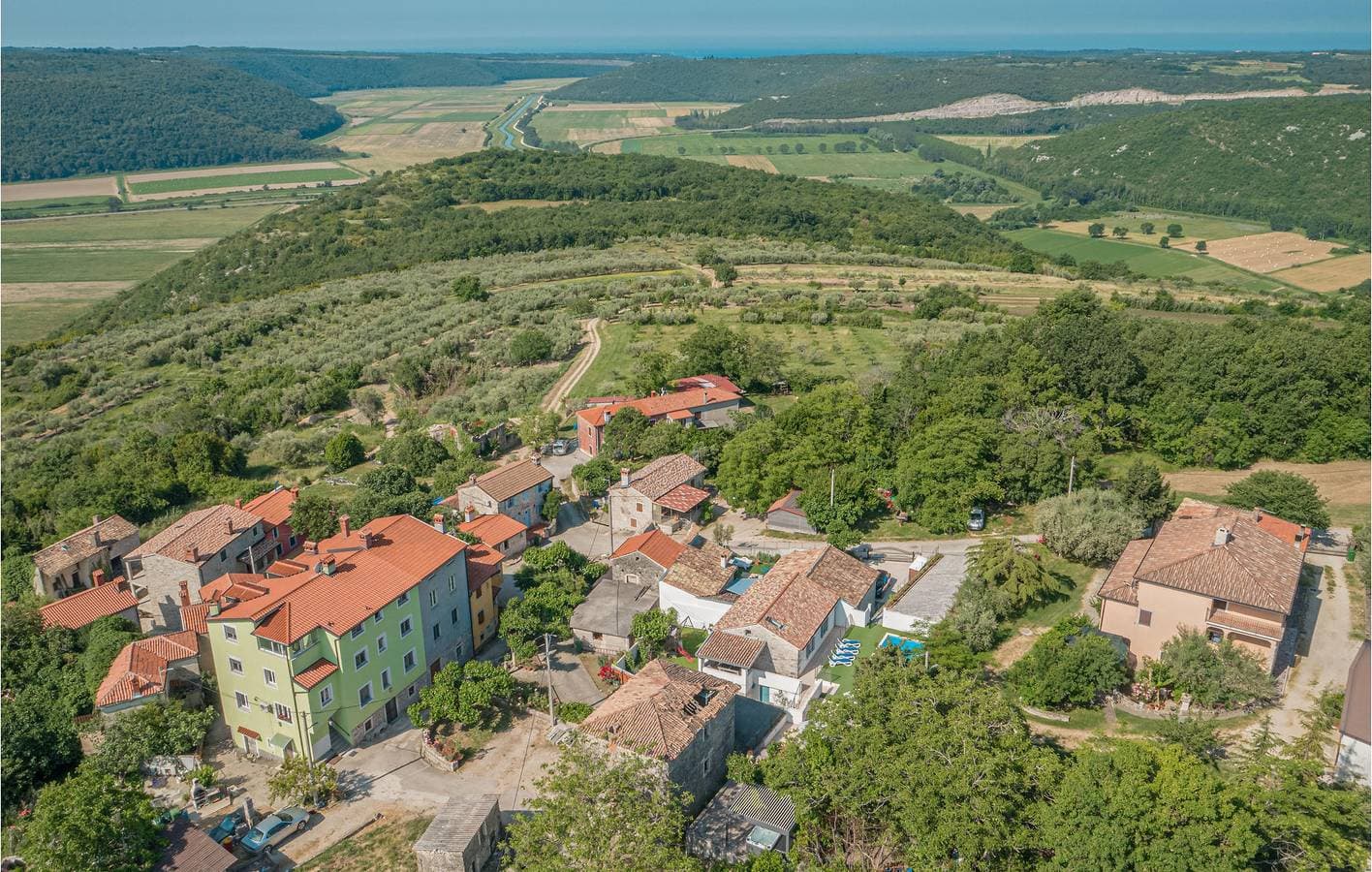 Foto 4 von 38: Charmantes 1-Zimmer-Apartment mit Pool und Terrasse in der Nähe des Zentrums von Lozari