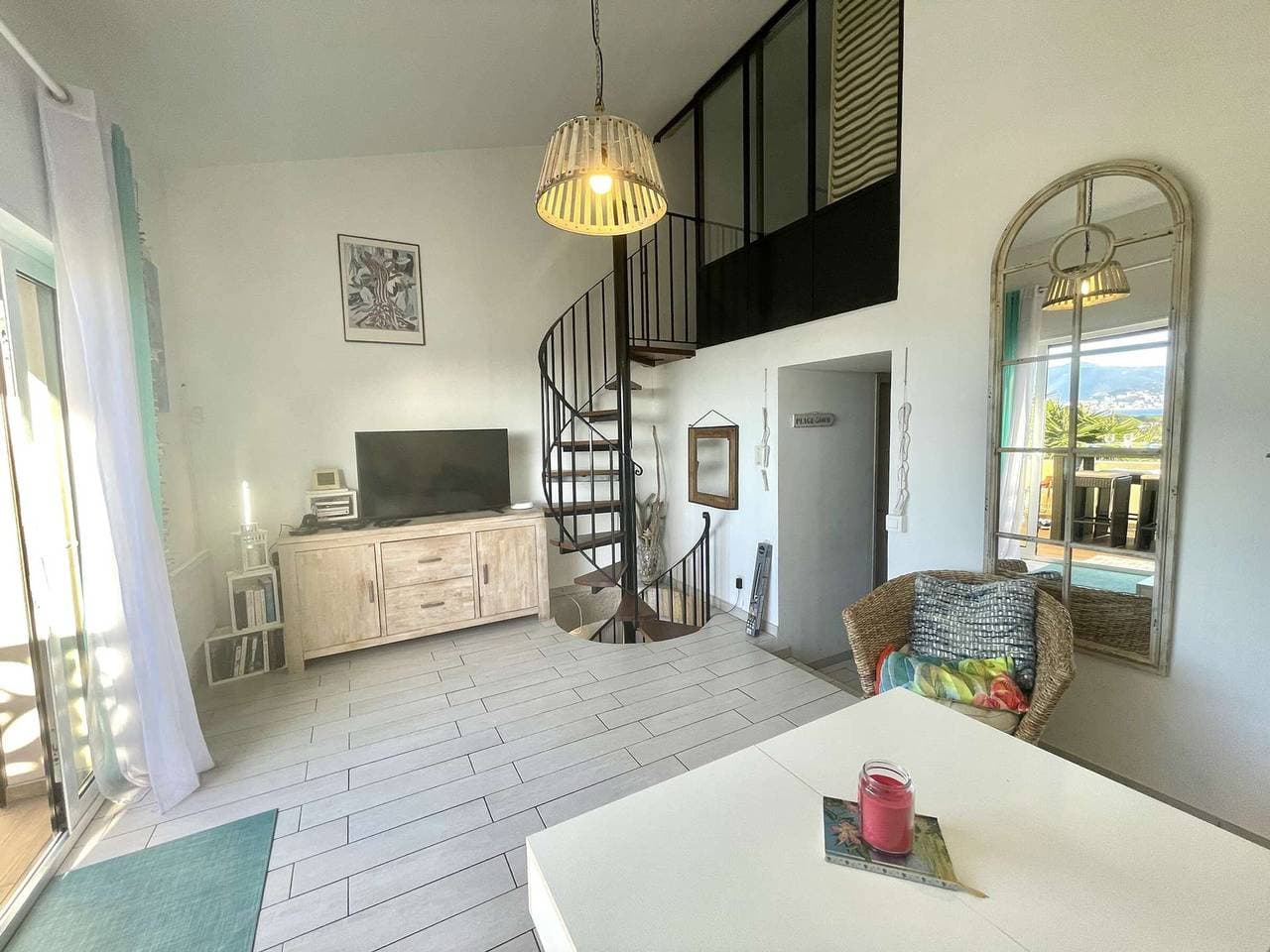 Foto 6 von 27: Ferienhaus mit 4 Zimmern, Klimaanlage und Parkplatz in Porticcio