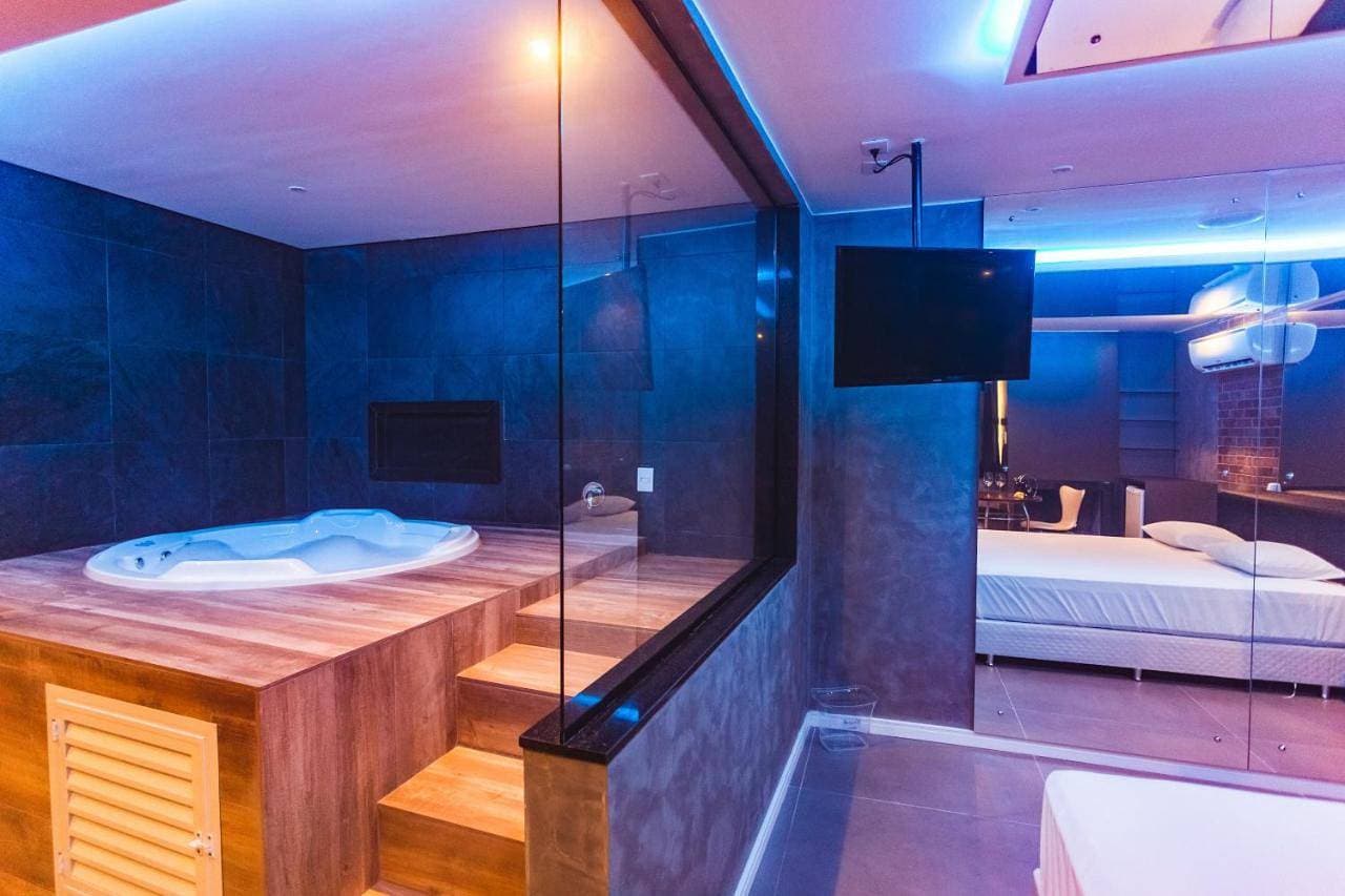 Foto 10 von 13: Studio with Spa Bath