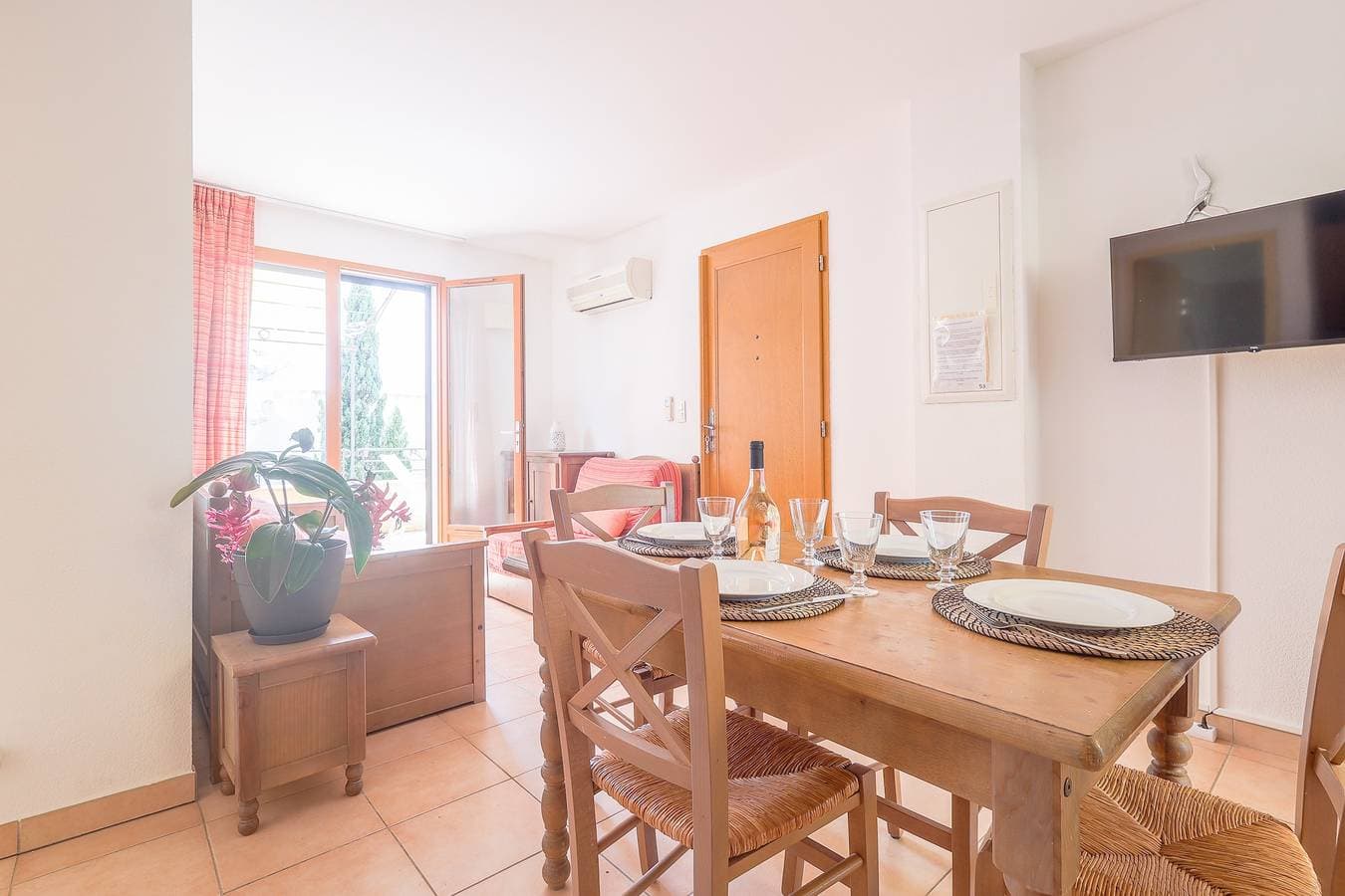 Foto 11 von 16: Ferienwohnung für 4 Personen mit Terrasse