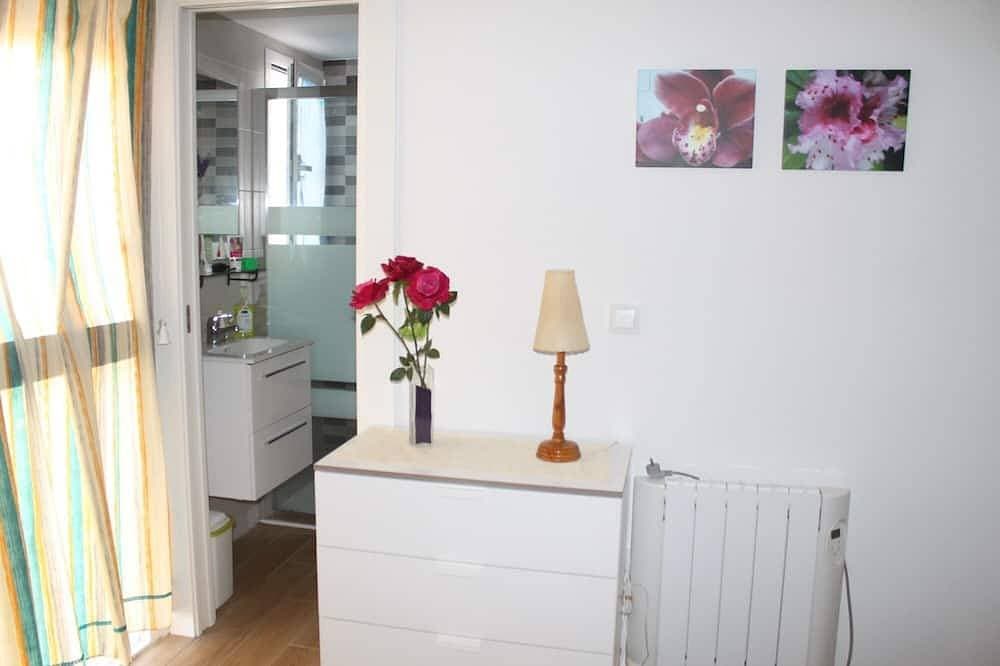Foto 12 von 30: 6 P, 2 Schlafzimmer, 2 Bäder, Free WIFI, Schwimmbad, Parkplatz, herrliche Aussicht, Ponien