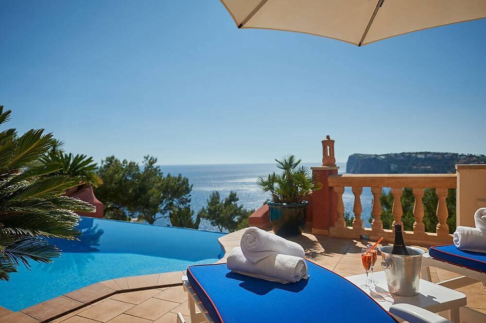 Großzügige Unterkunft auf Mallorca mit Pool und Meerblick (Villa Peka) 1