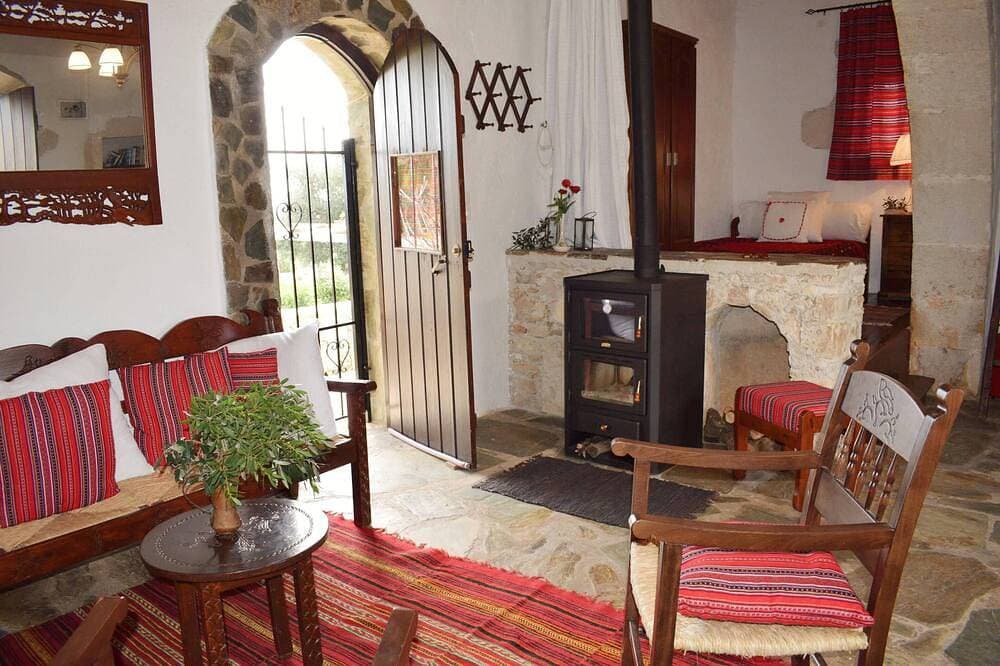 Anna's Unique Stone House with Pergola & Garden 1