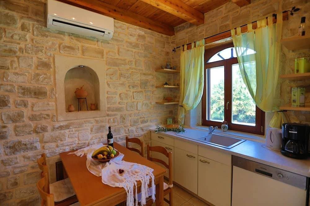 Foto 11 von 30: Villa Sifina, Natursteinvilla, Meerblick, 10 Minuten Fahrzeit zum Strand, Pool