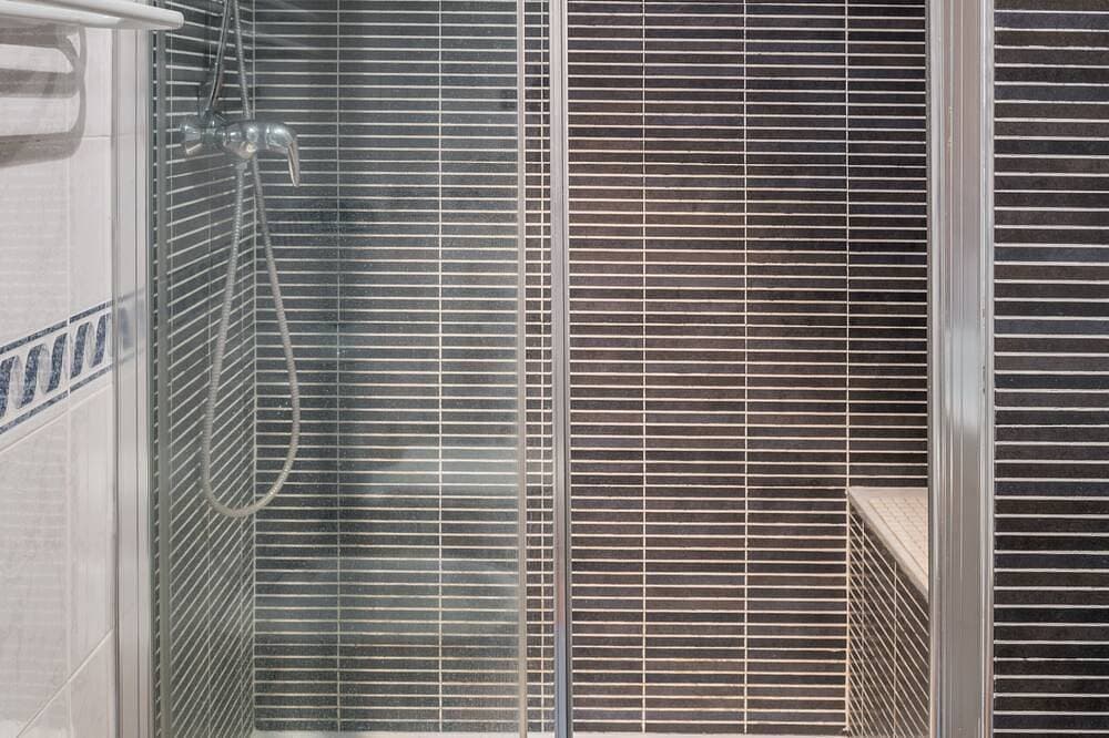 Foto 7 von 28: Komfortable, zeitgemäße und ruhige Wohnung mit Meerblick im Zentrum der Stadt