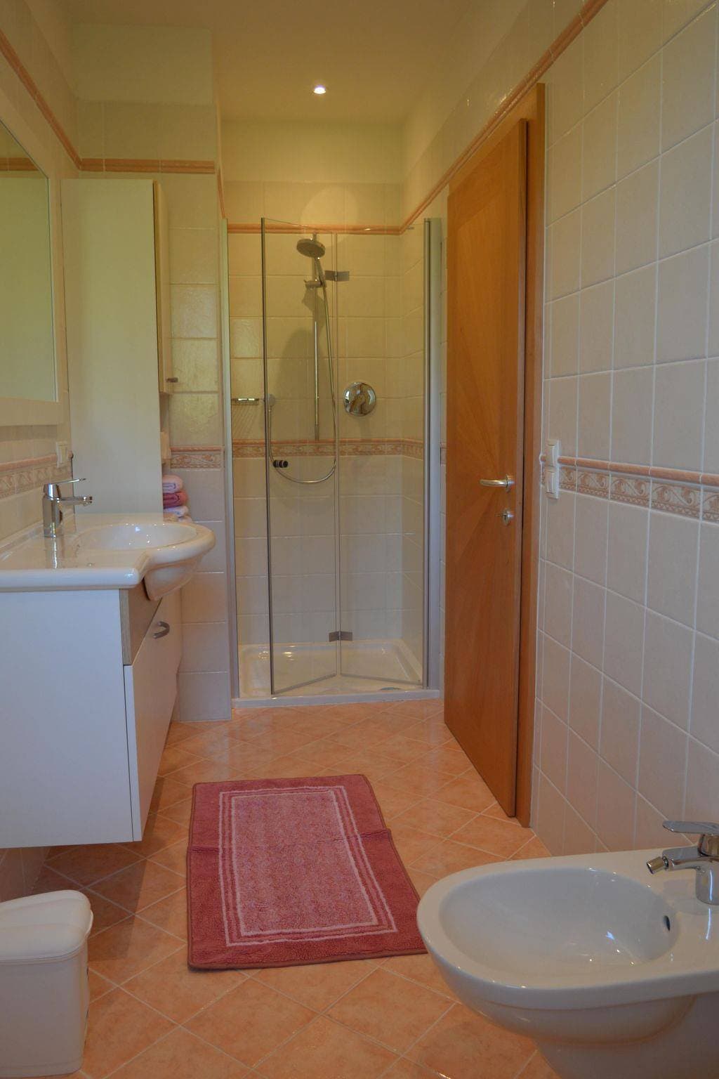 Foto 6 von 9: Moderne Ferienwohnung mit Balkon und Pool