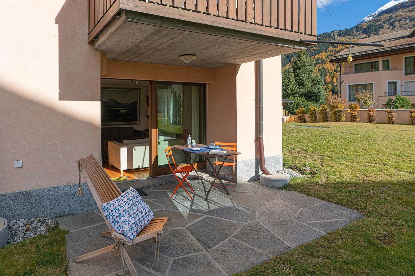 Foto 3 von 22: Chesa Radonda 1 – Moderne Wohnung mit Terrasse & Bergblick