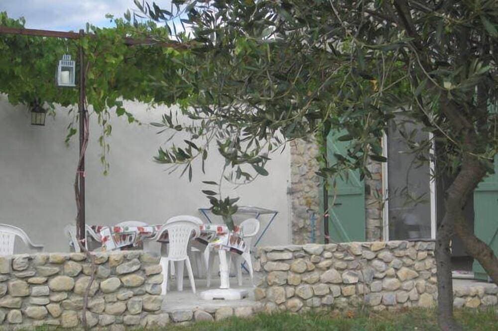 Foto 12 von 12: Großes Ferienhaus in einem Bauernhaus aus Stein, typisch für die südliche Ardèche