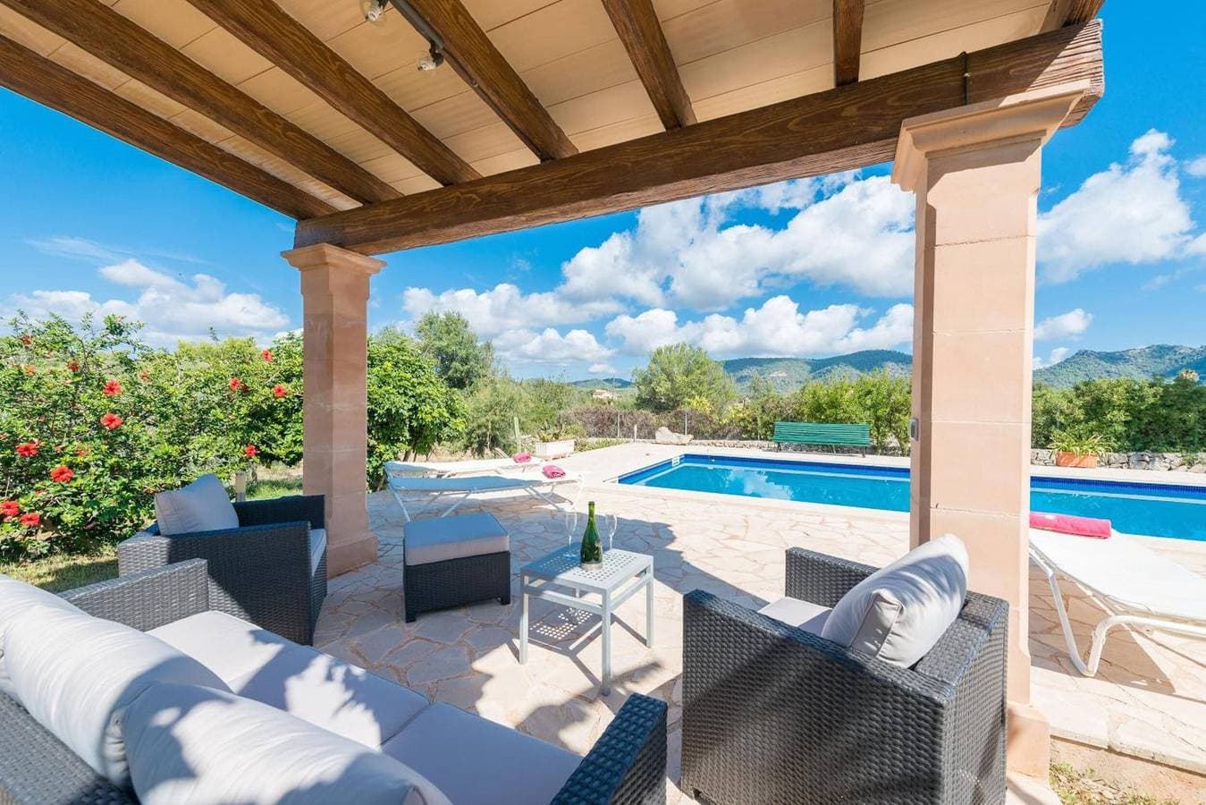 Foto 2 von 38: Villa 'Sa Plana Ref 42' mit Bergblick, privatem Pool und Wi-Fi