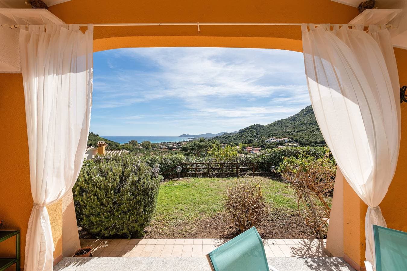 Foto 6 von 30: Ferienhaus 'Domixedda' mit Meerblick, privater Terrasse und Klimaanlage