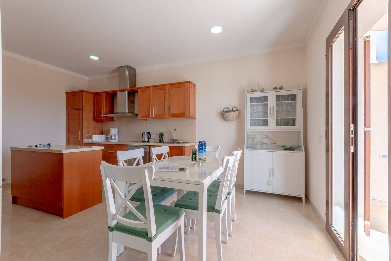 Foto 9 von 27: Villa für 8 Personen mit Balkon