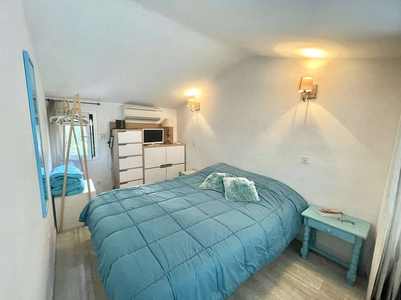 Foto 12 von 27: Ferienhaus mit 4 Zimmern, Klimaanlage und Parkplatz in Porticcio