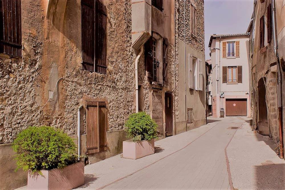 Foto 7 von 17: Meuble De Tourisme 2 Etoiles Refait à Neuf Centre Ancien Castellane