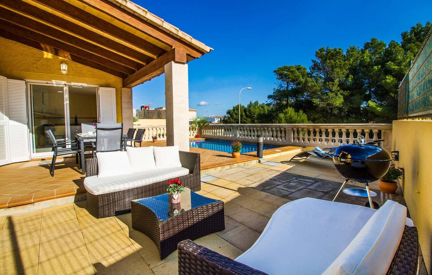 Foto 6 von 36: Rückzugsort am Meer mit Pool und Terrasse bei Cala Mitjana