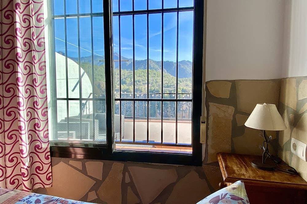 Foto 5 von 30: Geniessen Sie Die Sonne Und Den Herrlichen Blick Von Der Terrasse<br><br>Wohnung Axarquía 1-3