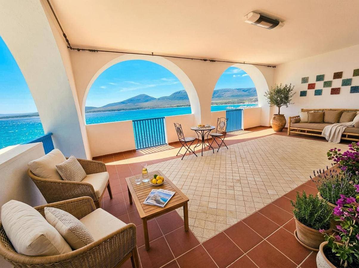 Villa Horizon with Jacuzzi and Infinite View over the Bay of Nymphs 1